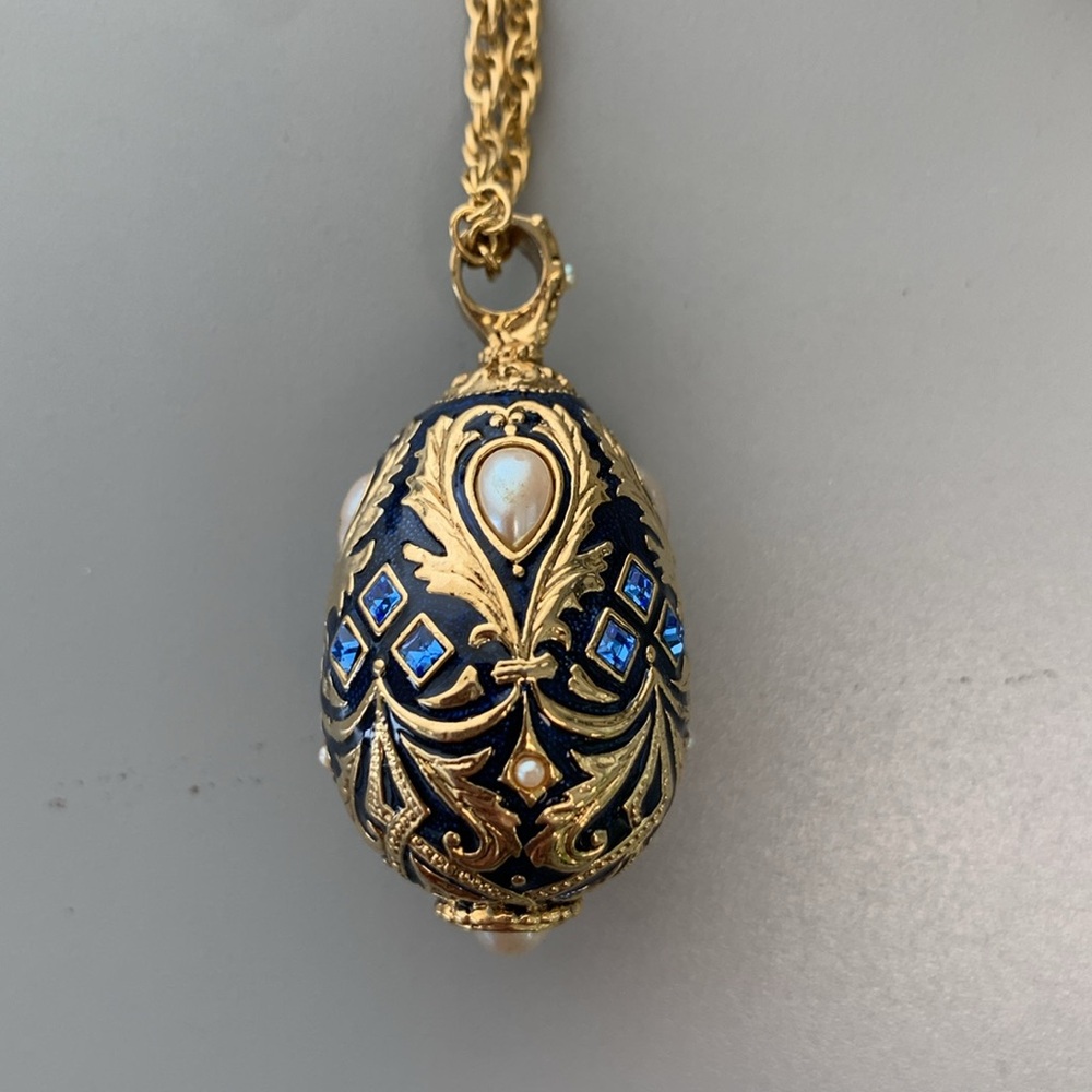 Joan Rivers Egg Necklace